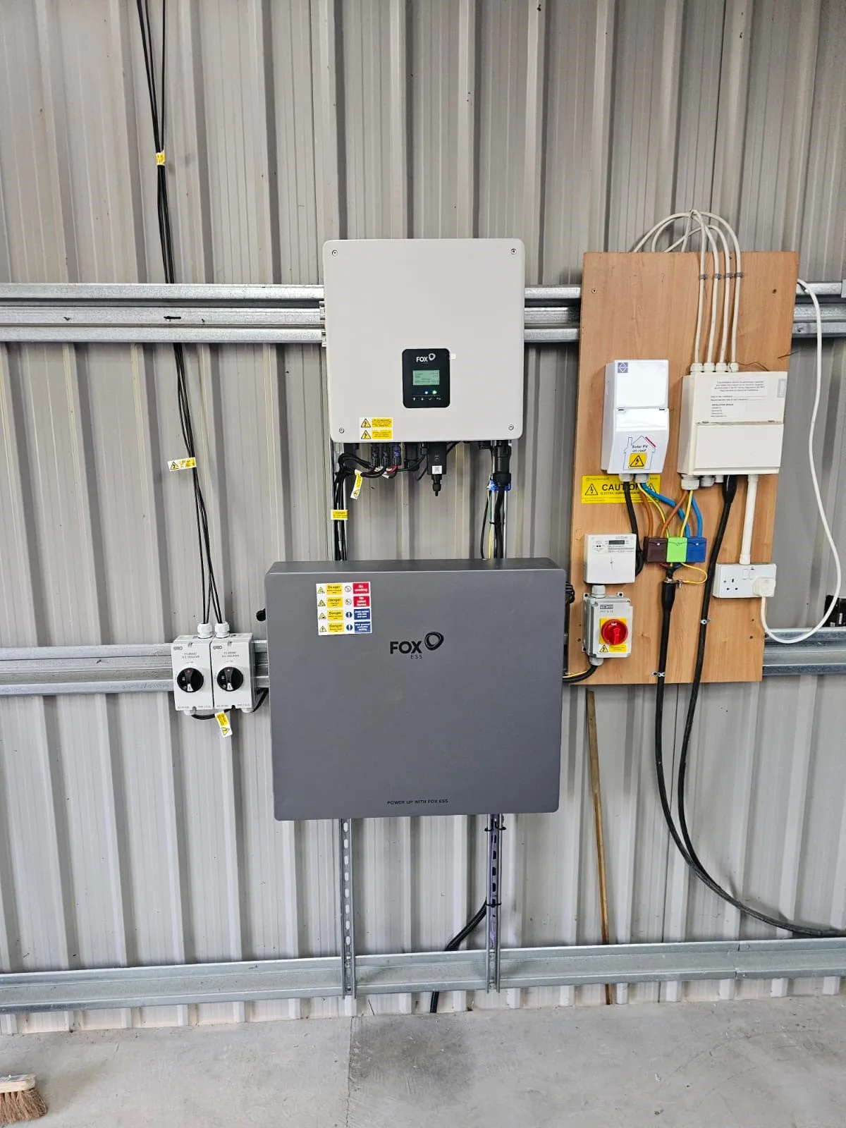 Battery & Inverter Images - Image 1