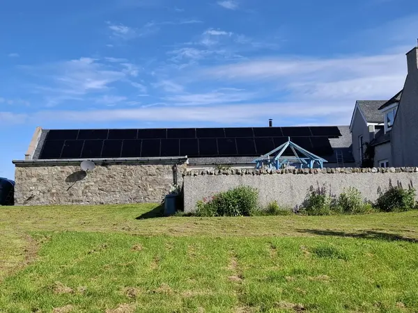 Barn roof, covered edge to edge