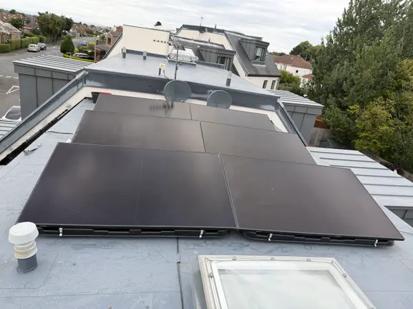 Flat-roof array on tub mounts
